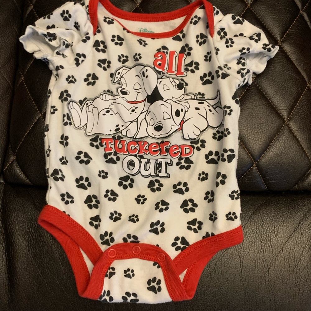 Disney’s 101 Dalmatians ruffle sleeved onesie 0-3M